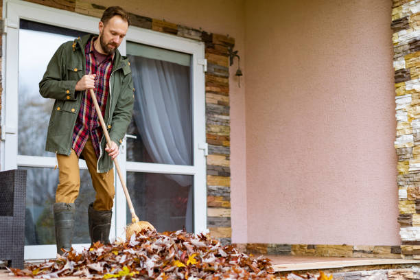 Best Yard Cleanup Services  in Lakewood Clu, MI